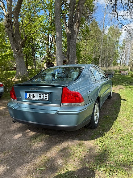 Volvo S60 3 of 5
