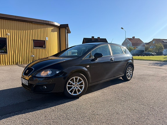 Seat Leon 2 of 5