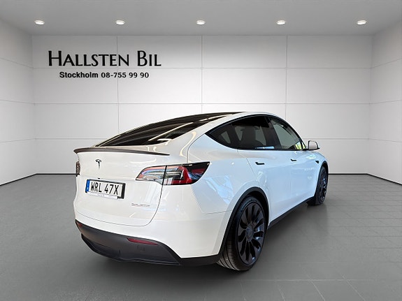 Tesla Model Y 5 of 21
