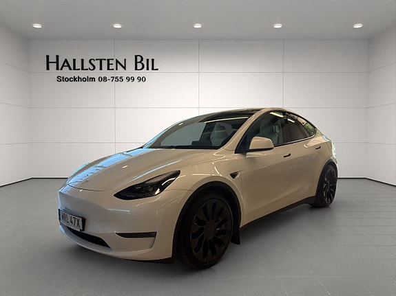 Tesla Model Y 2 of 21