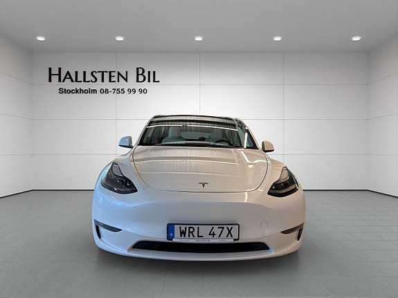 Tesla Model Y 3 of 21