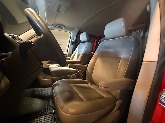 Volkswagen Transporter 13 of 17