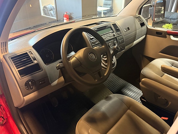 Volkswagen Transporter 10 of 17