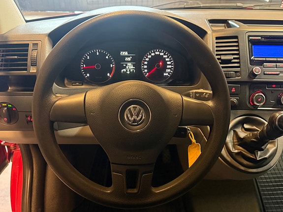 Volkswagen Transporter 12 of 17