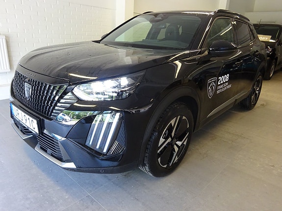 Peugeot 2008 2 of 5