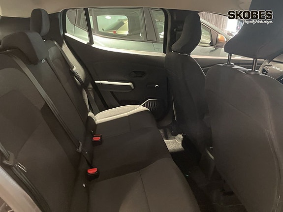 Dacia Sandero 9 of 16