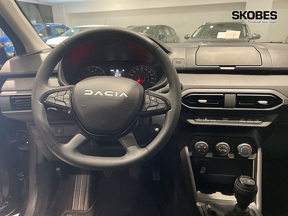 Dacia Sandero 11 of 16