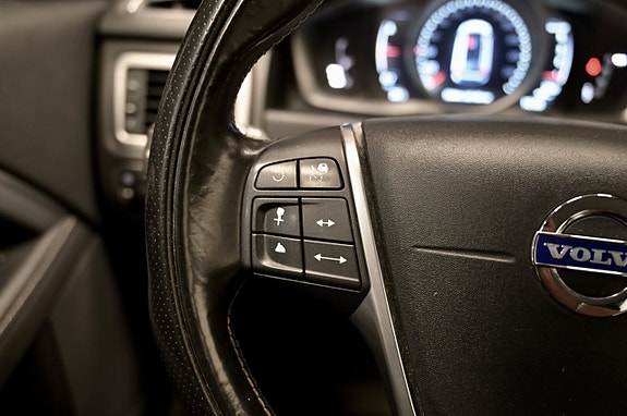 Volvo XC70 17 of 22