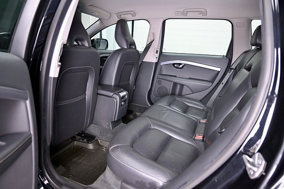 Volvo XC70 10 of 22