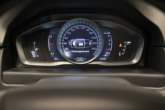 Volvo XC70 18 of 22