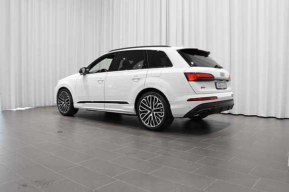 Audi Q7 4 of 5