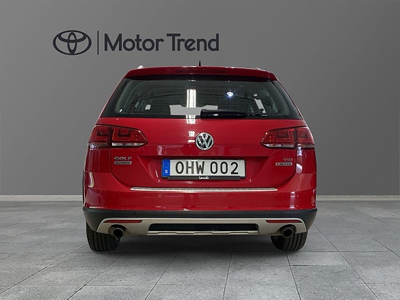 Volkswagen Golf Alltrack 4 of 5