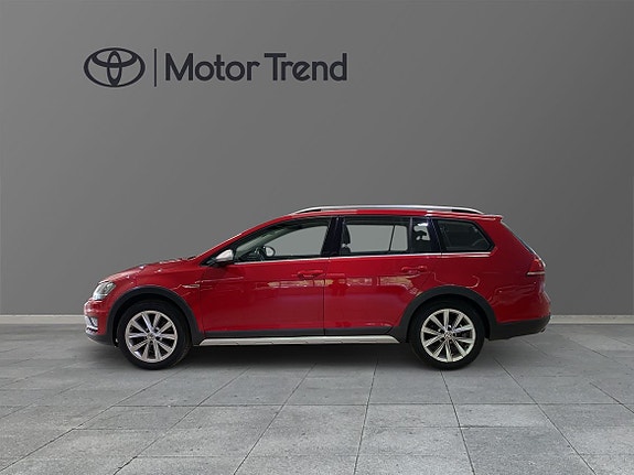 Volkswagen Golf Alltrack 3 of 5