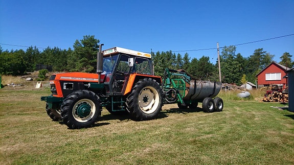 Zetor 10145 med skogsvagn