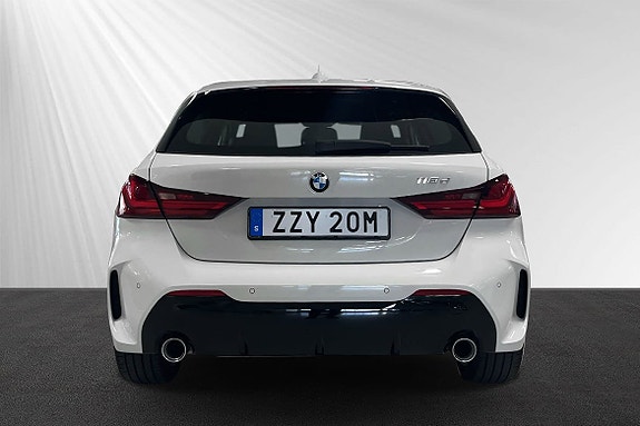 BMW 118d 2 of 5