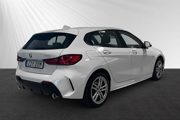 BMW 118d 3 of 5