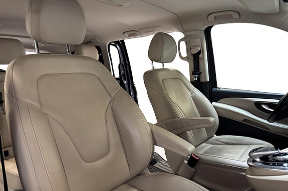 Mercedes-Benz V220 12 of 17