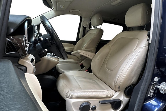 Mercedes-Benz V220 11 of 17