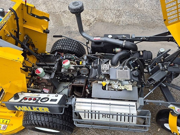 Walker MT 25T-32 11 of 15