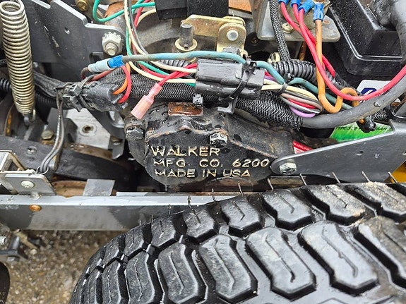 Walker MT 25T-32 12 of 15