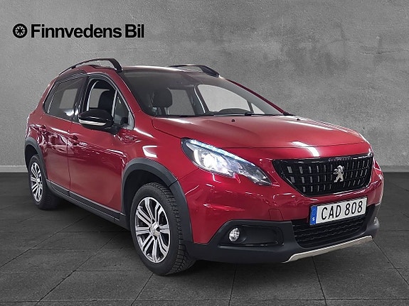 Peugeot 2008 2 of 5