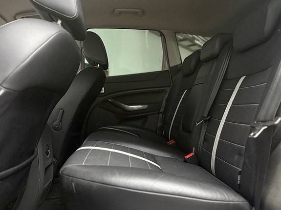 Ford Kuga 11 of 16