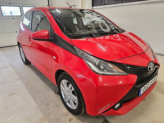 Toyota Aygo 2 of 5