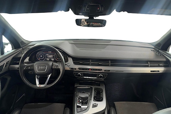 Audi Q7 11 of 24
