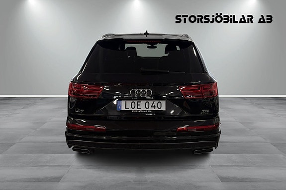 Audi Q7 4 of 5