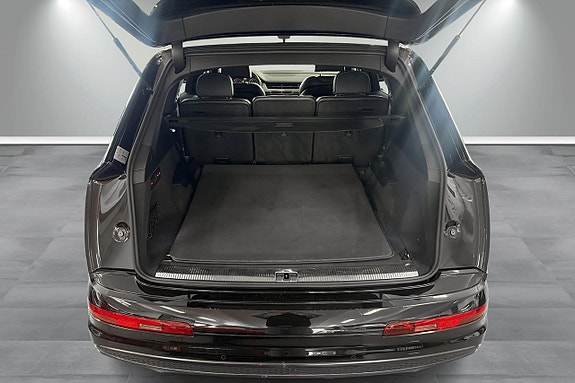 Audi Q7 12 of 24