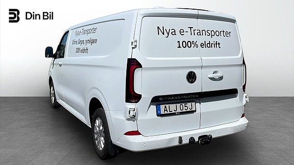 Volkswagen Transporter 3 of 5