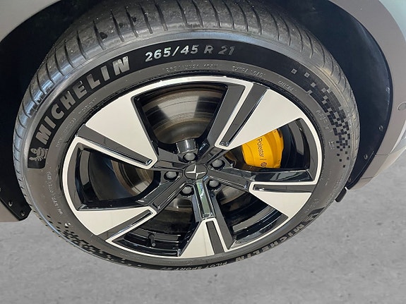 Polestar 3 8 of 26