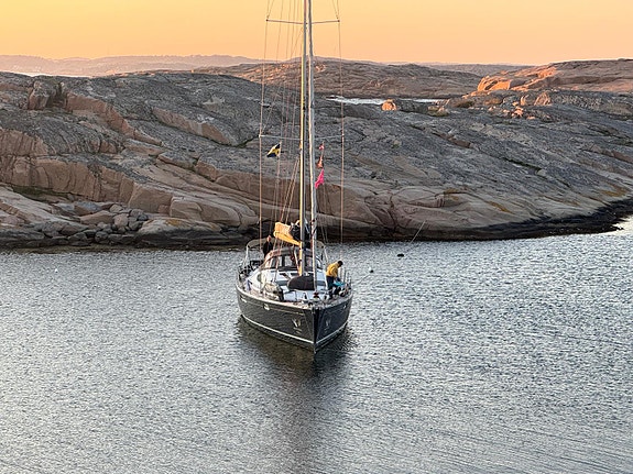 Stor segelbåt uthyres med skeppare 3 of 5