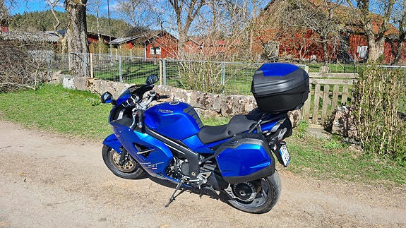 Triumph Sprint st 3 of 5