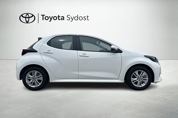 Toyota Yaris 17 of 21