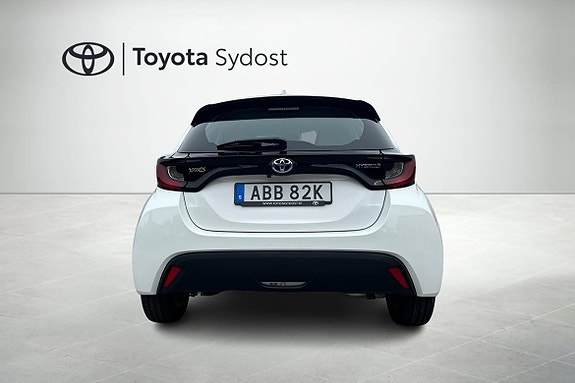 Toyota Yaris 5 of 21