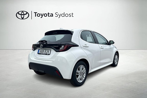 Toyota Yaris 3 of 21