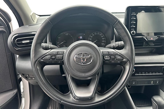 Toyota Yaris 13 of 21