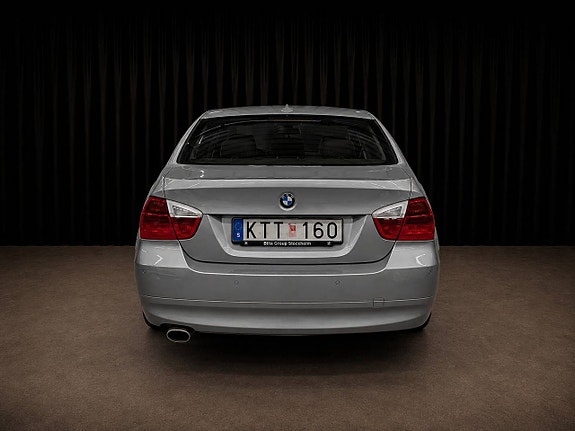 BMW 320d 4 of 5