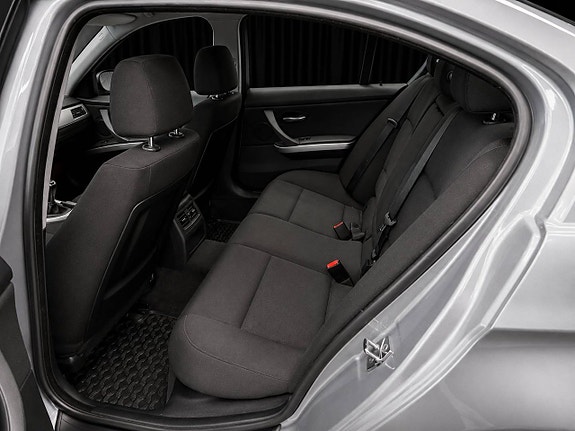 BMW 320d 5 of 5
