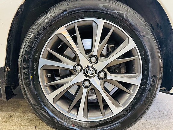 Toyota Yaris 11 of 25