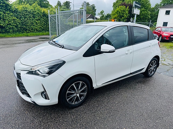 Toyota Yaris 9 of 25