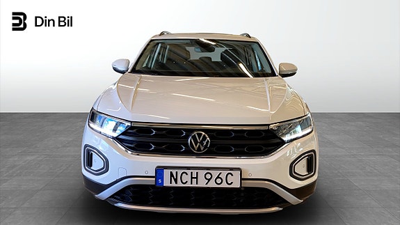 Volkswagen T-Roc 4 of 5
