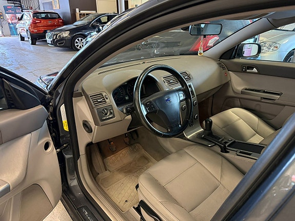 Volvo S40 12 of 20