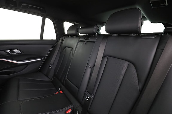 BMW 330e 15 of 30