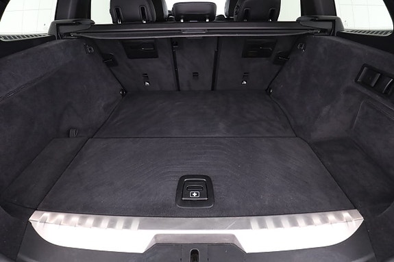 BMW 330e 18 of 30