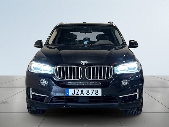 BMW X5 2 of 5