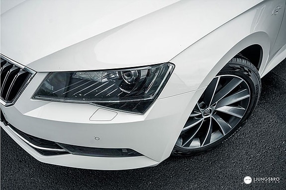 Skoda Superb 3 of 5