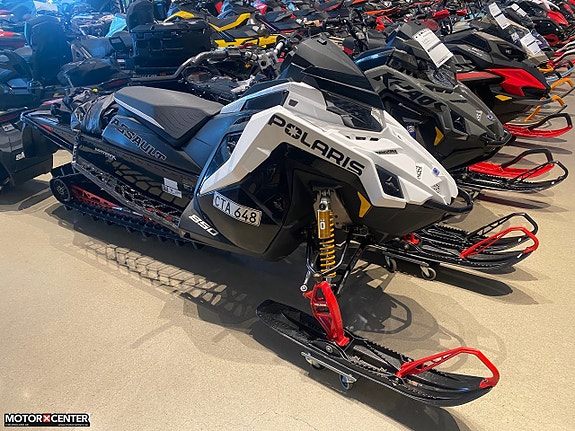 Polaris 850 MTRX SWB ASLT 146 *Öhlinsdämpare
