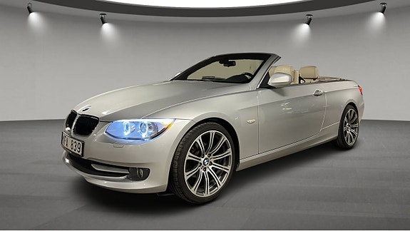 BMW 320i 3 of 5